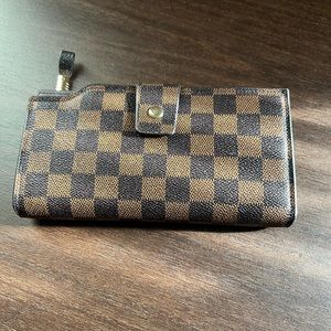 Checkered leather wallet